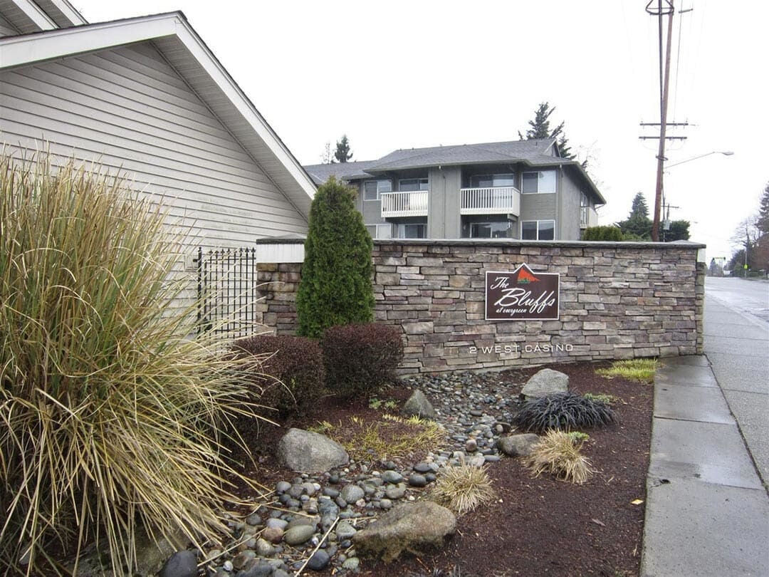 Building Photo - Bluffs at Evergreen