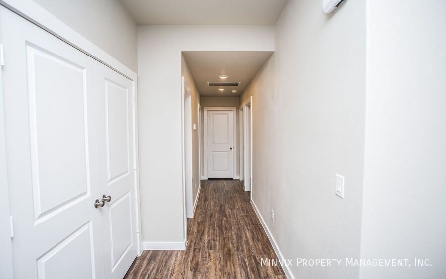 Building Photo - 2139 Kokomo Ave