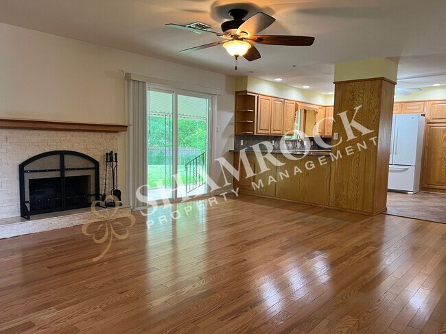 Building Photo - Woodway Home