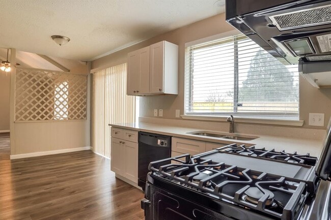 Building Photo - 9618 Poynes Dr