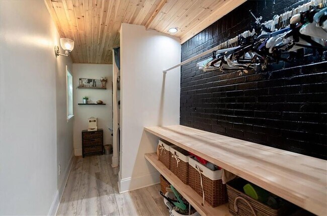 Building Photo - 3179 E Wood Valley Rd NW