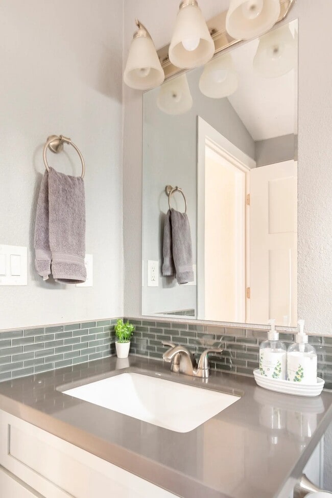 Building Photo - 842 Tahoe Keys Blvd