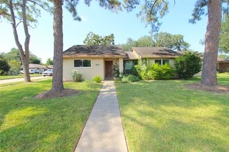 Building Photo - 1803 Oaklawn St