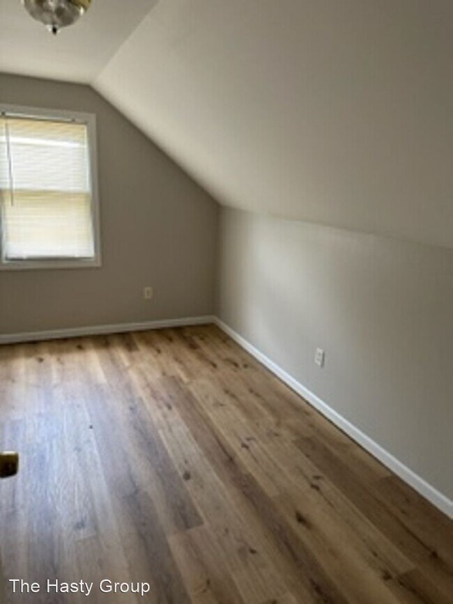 Building Photo - 4 br, 1 bath House - 5438 Norton Ave