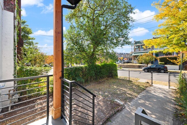 Building Photo - DC1026