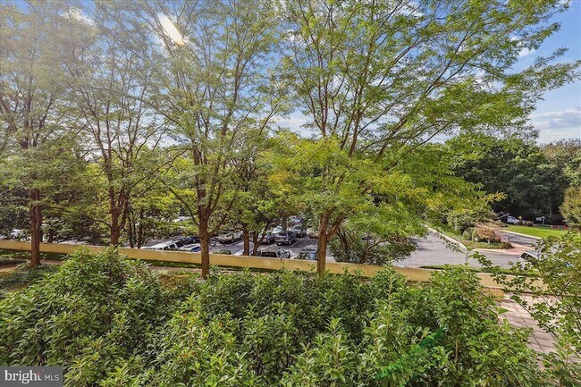 Building Photo - 10401 Grosvenor Pl