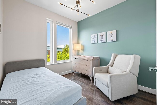 Building Photo - 1600 Beason St