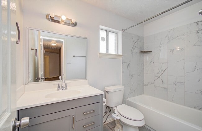 Building Photo - 2702 Fir Crest Ct