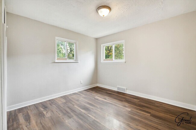 Building Photo - 15470/15472 Greenfield - Vibe Real Estate Investments LLC