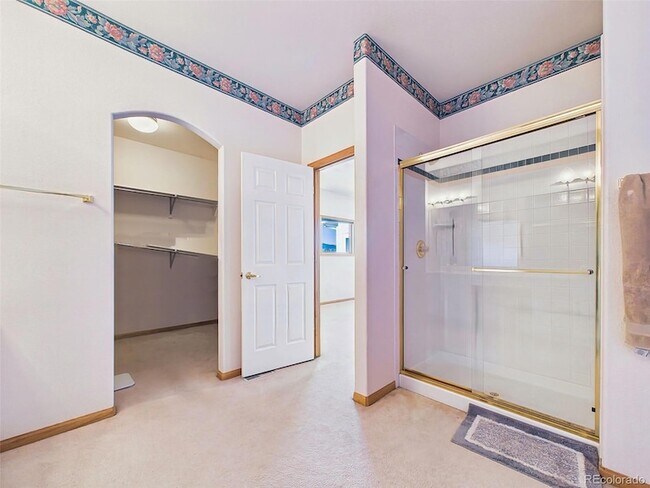 Building Photo - 1185 S Park Dr