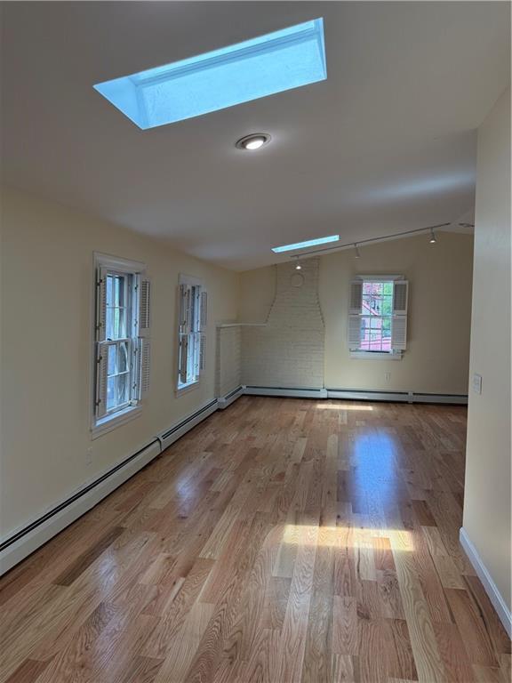 Building Photo - 2 Burrs Ln