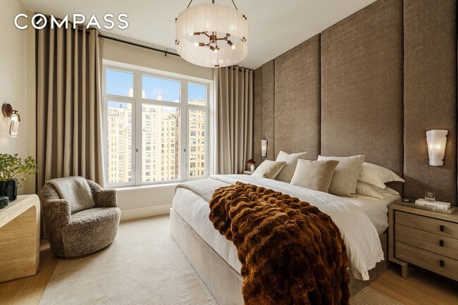 Building Photo - 211 W 84th St