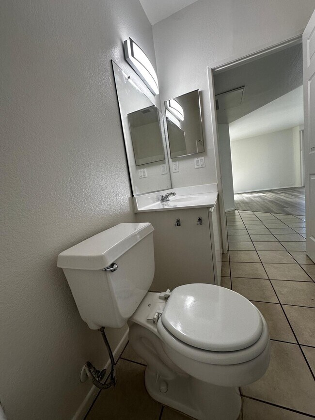 Building Photo - 4343 Whitsett Ave