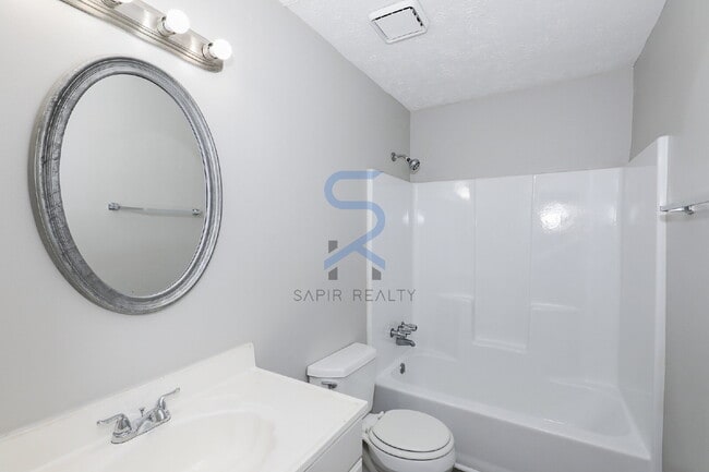 Building Photo - Move in before November 15th and choose yo...