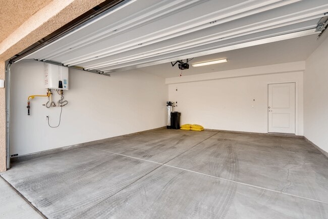 Building Photo - 845 Pantara Pl