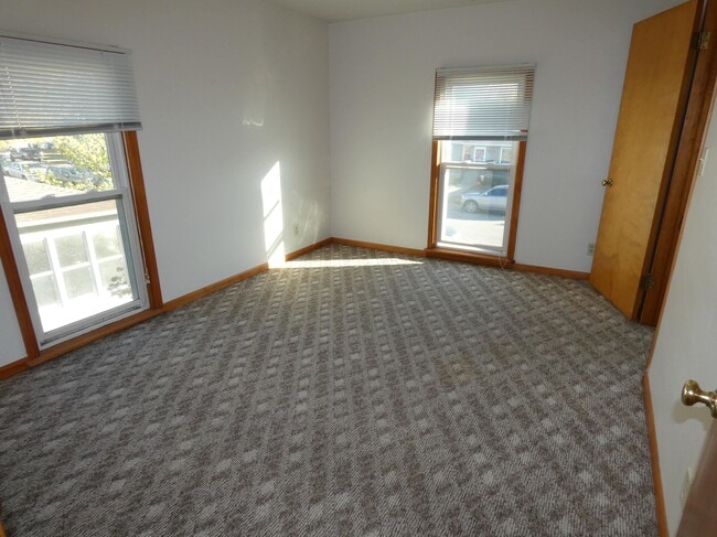 Building Photo - 137 N Wacouta Ave