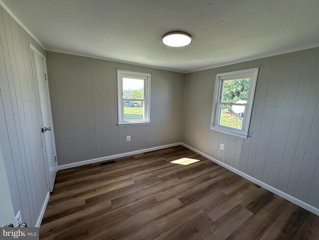 Building Photo - 938 Forrest Dr