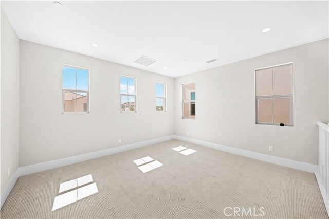 Building Photo - 130 Mossvine