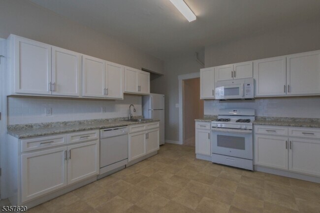 Building Photo - 257 S 8th St
