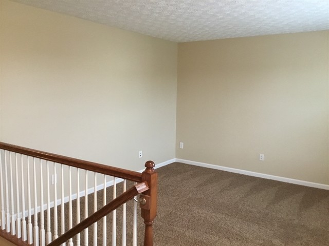 Building Photo - 1300 Wagy Sq