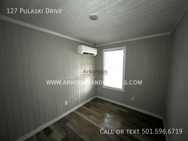 Building Photo - 127 Pulaski Dr