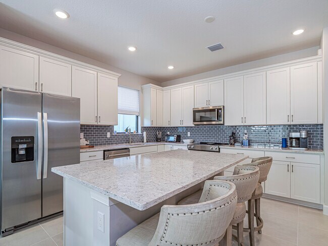 Building Photo - 3842 White Alder Wy