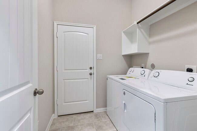 Building Photo - 11826 Briarwood Ln