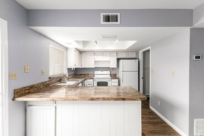 Building Photo - 8225 N Central Ave