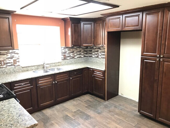 Building Photo - Beautiful 3 Bed 2 Bath Single Story In Perris