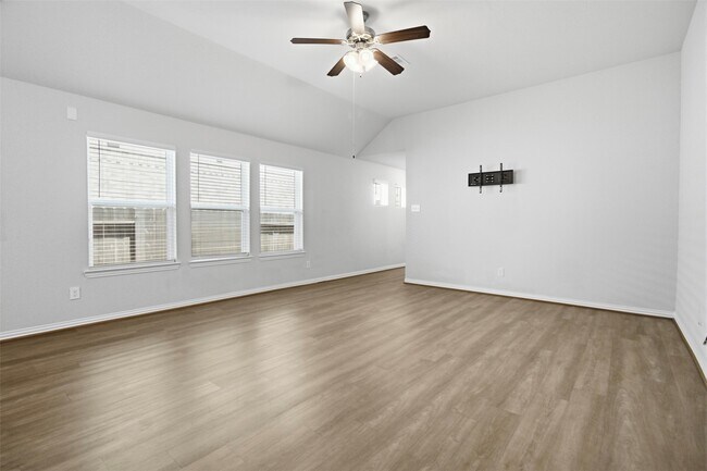 Building Photo - 40330 Bay Warbler Wy