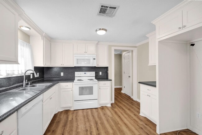 Building Photo - 13563 FM Rd 2432