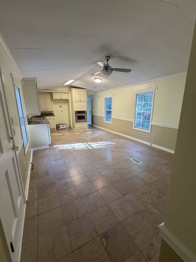 Building Photo - 5808 Applewhite Rd