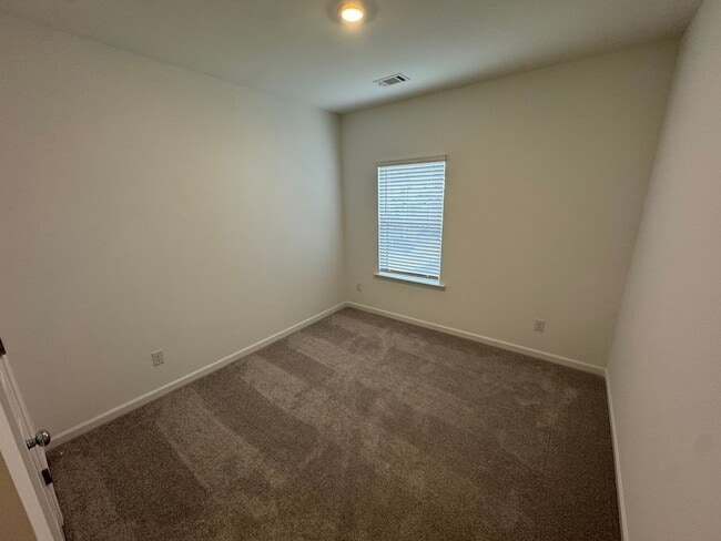 Building Photo - Beautiful 4 bed 3.5 Bath Home in Heart of Lawrenceville!