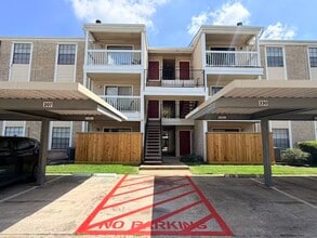 Building Photo - 2750 Holly Hall St