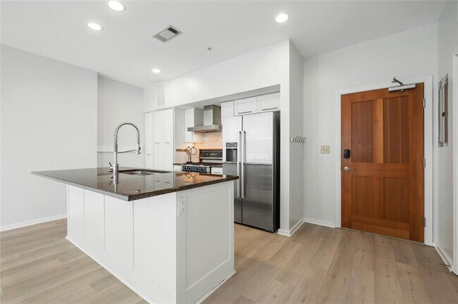 Building Photo - 1600 Barton Springs Rd