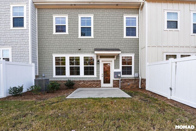 Building Photo - Spacious 3BR Townhome in Matthews