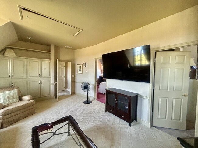 Building Photo - 7245 Barber's Grove Ln
