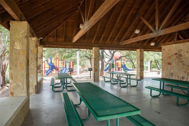 Building Photo - 6808 Cliff Rose Dr
