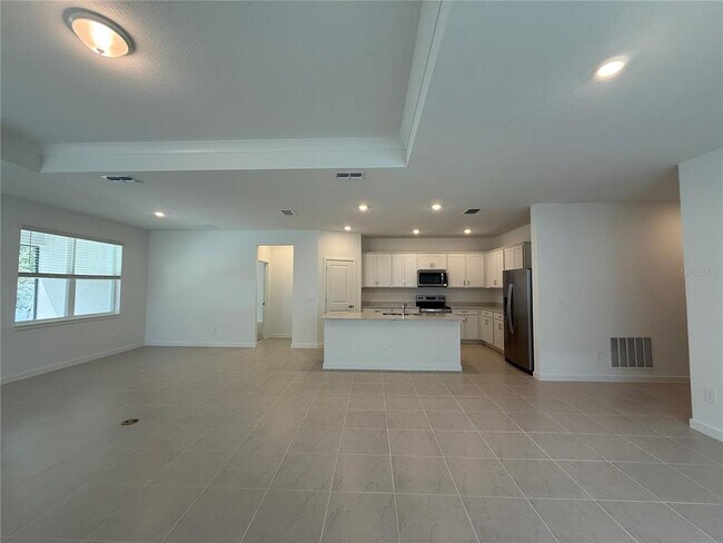 Building Photo - 3915 Big Sky Dr