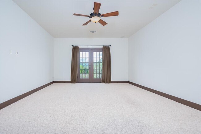 Building Photo - 308 Golden Bear Dr