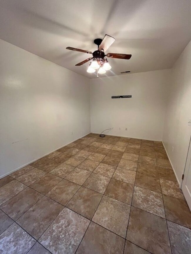 Building Photo - 11515 Presidential Rd