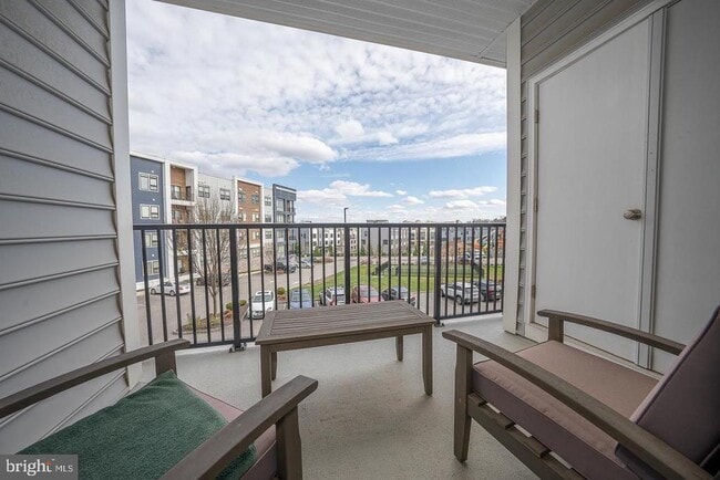 Building Photo - 220 Charles Ellis Dr