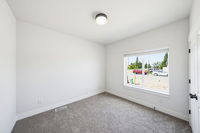 Building Photo - 485 E River Rd