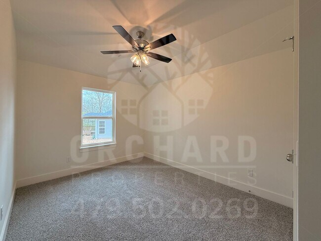 Building Photo - 15 Lochgilphead Ln