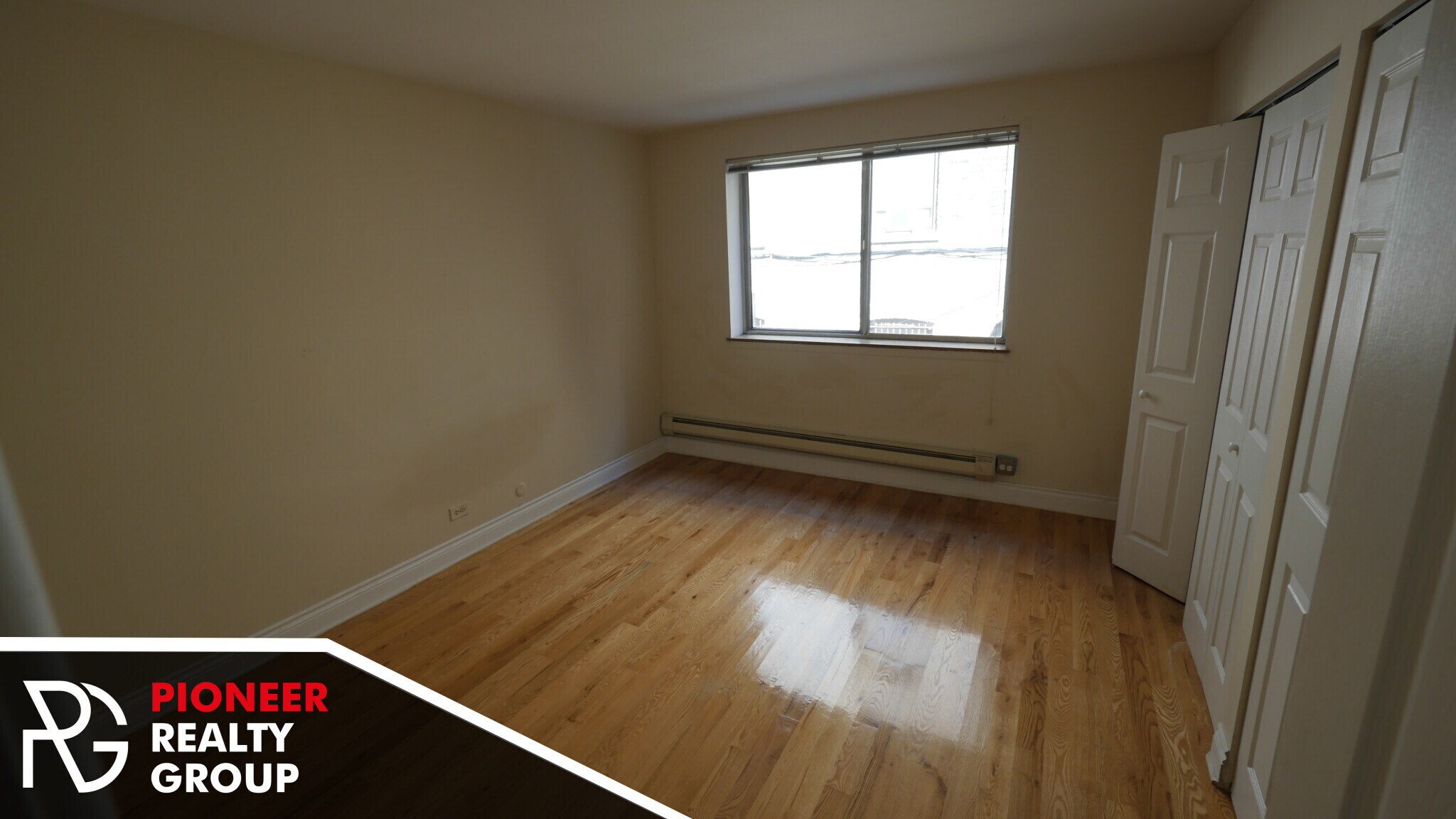 Building Photo - 660 W Wrightwood Ave