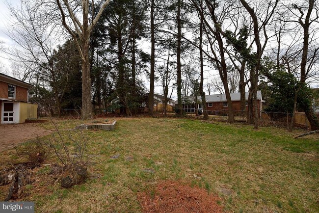 Building Photo - 6149 Loch Raven Dr