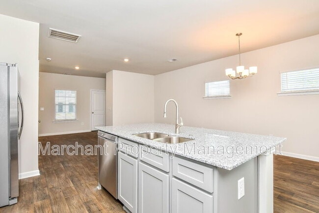 Building Photo - 27 English Ct