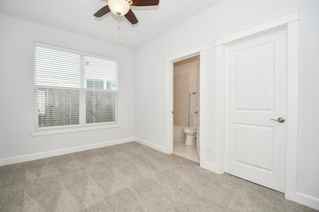 Building Photo - 703 Link Rd