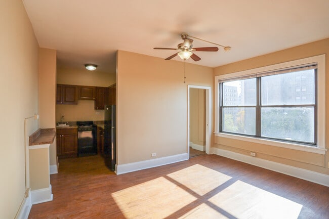 Building Photo - 5326 S Cornell Ave