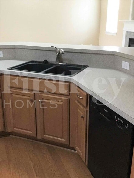 Building Photo - 1504 Aries Ln